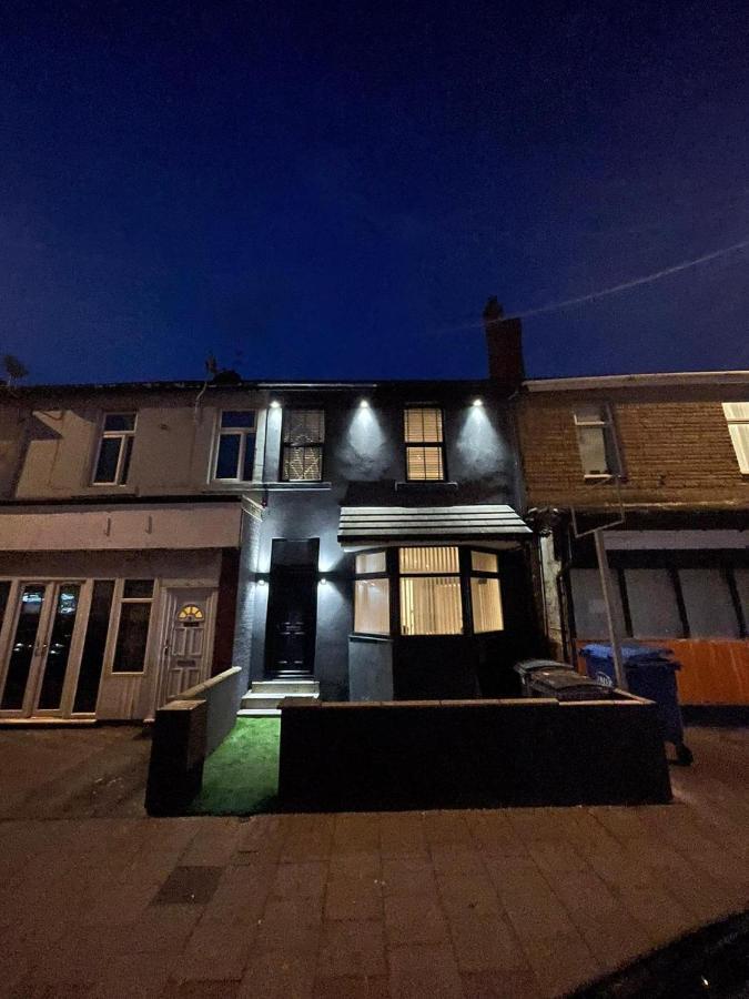 Lovely 2-Bed Apartment In Blackpool Secret House Exterior photo